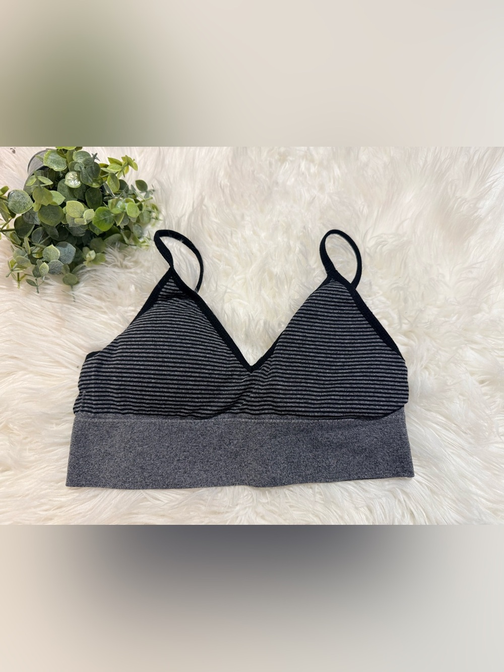🌿4/$25 • Skinny Girl Striped Gray Seamless Triangle Bralette
